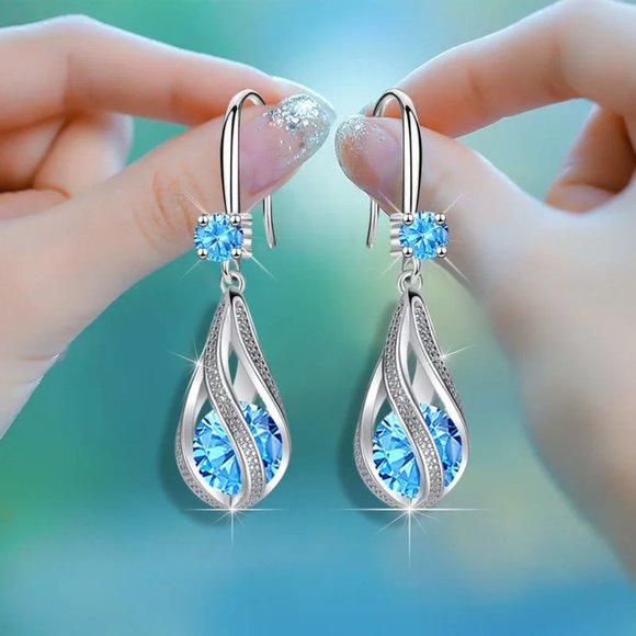 Gorgeous .925 Sterling Silver and Light Blue Water Drop Earrings - Picture 4 of 4